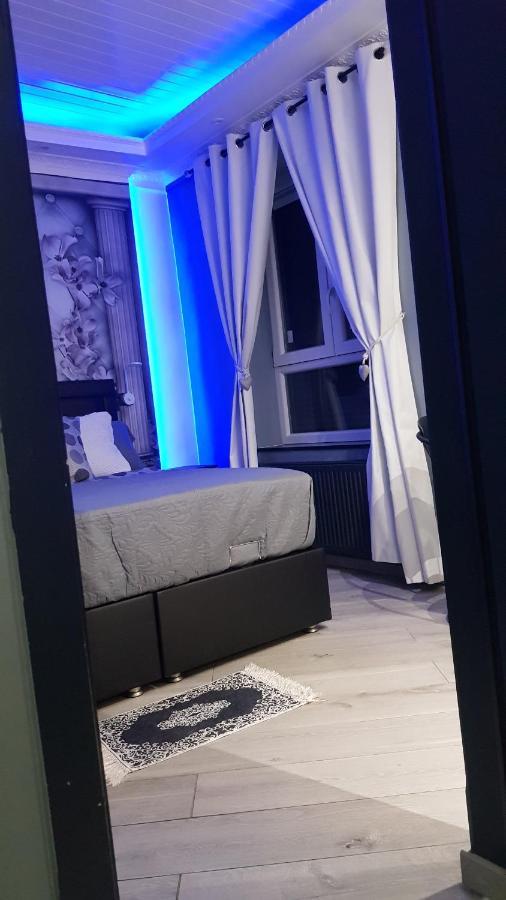 Le Petit Luxembourg Apartment Montignies-sur-Sambre Bagian luar foto