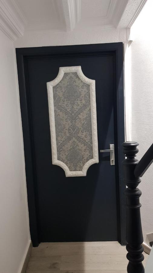 Le Petit Luxembourg Apartment Montignies-sur-Sambre Bagian luar foto