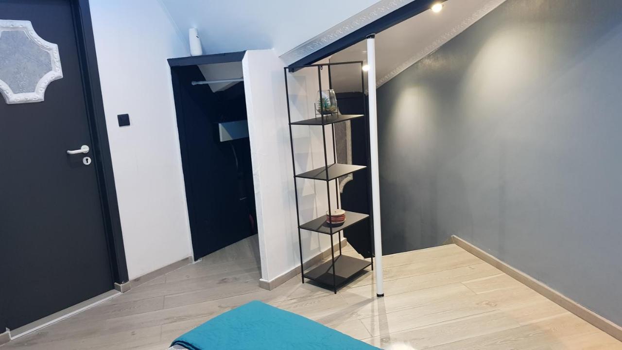 Le Petit Luxembourg Apartment Montignies-sur-Sambre Bagian luar foto