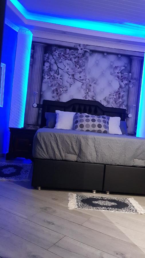 Le Petit Luxembourg Apartment Montignies-sur-Sambre Bagian luar foto