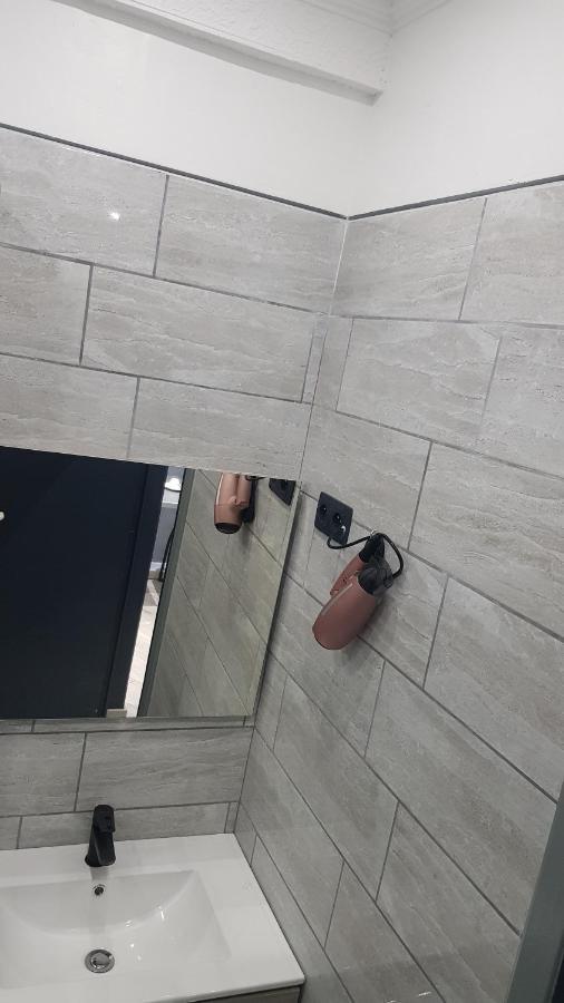 Le Petit Luxembourg Apartment Montignies-sur-Sambre Bagian luar foto