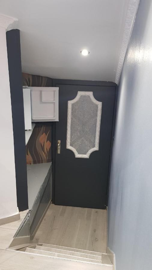 Le Petit Luxembourg Apartment Montignies-sur-Sambre Bagian luar foto