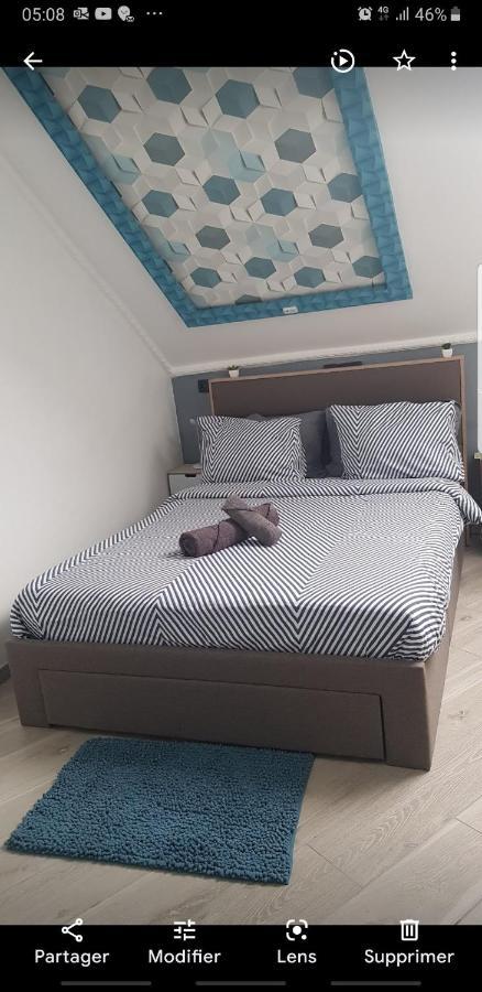 Le Petit Luxembourg Apartment Montignies-sur-Sambre Bagian luar foto