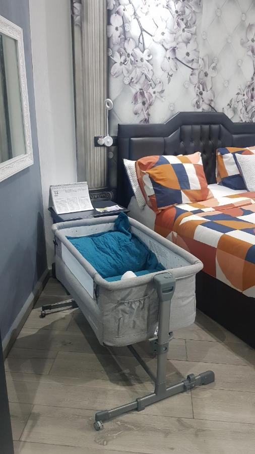 Le Petit Luxembourg Apartment Montignies-sur-Sambre Bagian luar foto