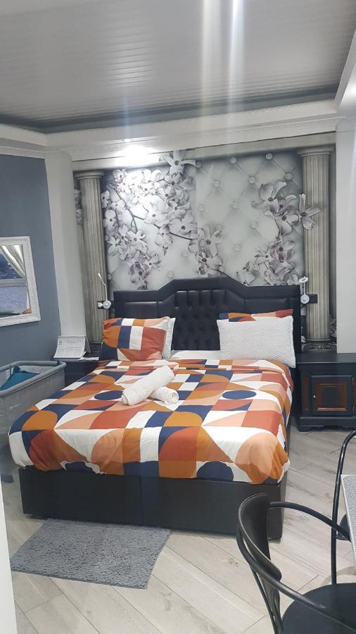Le Petit Luxembourg Apartment Montignies-sur-Sambre Bagian luar foto